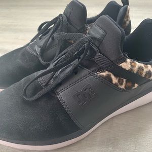 DC Women’s 9.5 Black & Cheetah Tennis Shoes